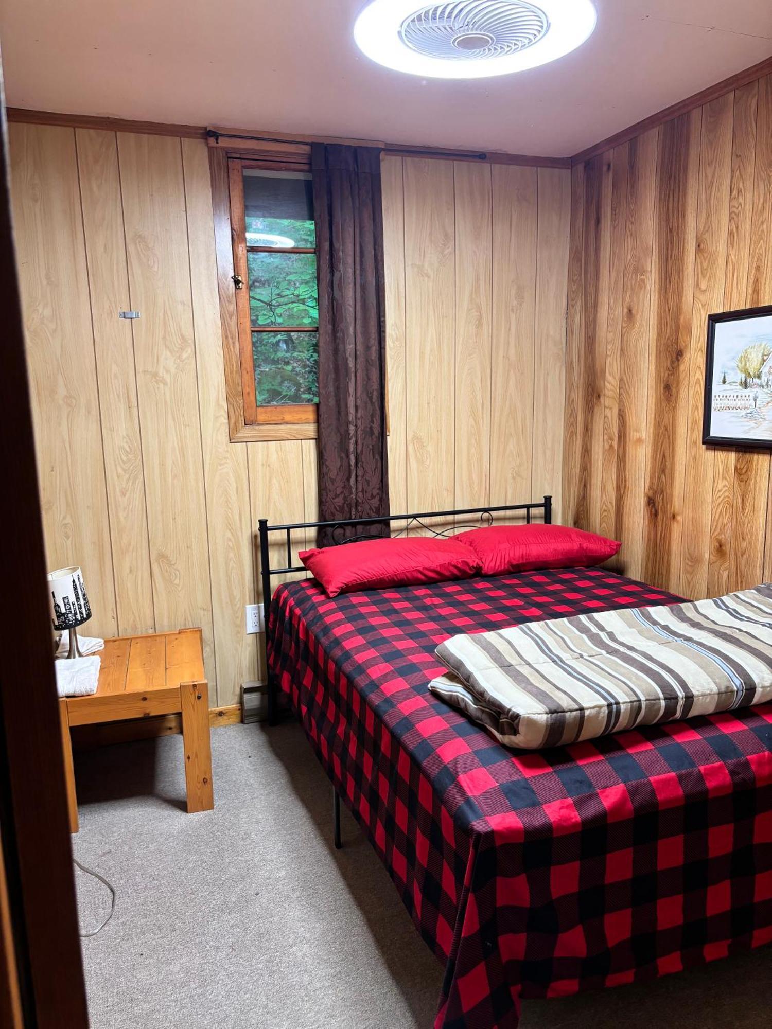 Lakefront Hideaway Resort Kawartha Lakes Habitación foto
